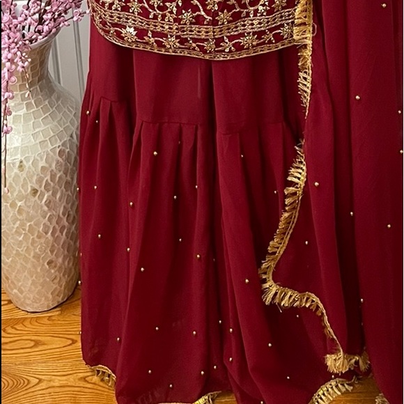 Women dress - Picture 4 of 6